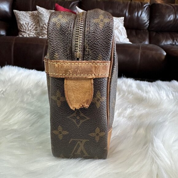 Authentic Louis Vuitton Monogram Compiegne 28 Clutch/Toiletry Bag - Picture 4 of 14